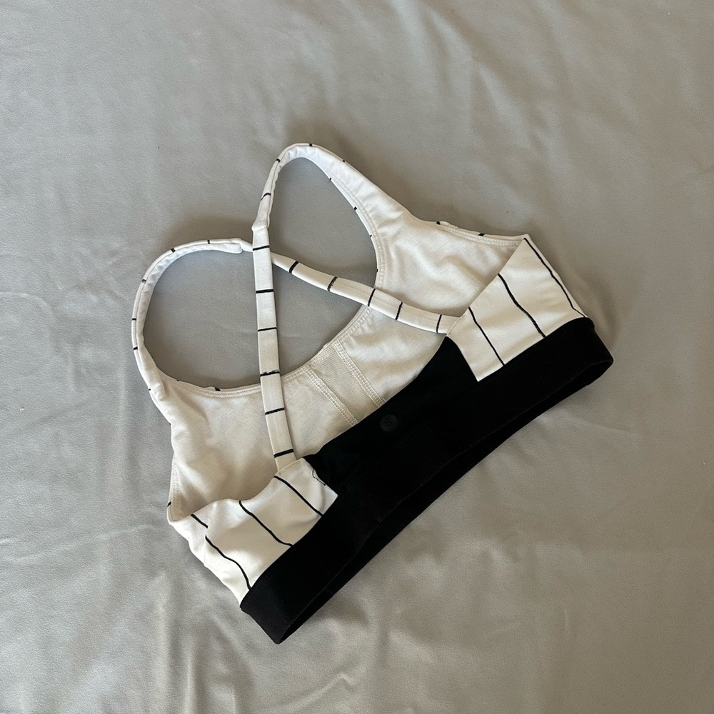 Stori Sports Bra - Picture 2 of 3